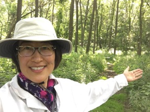 Dr. Jean Tsao shows off great tick habitat.